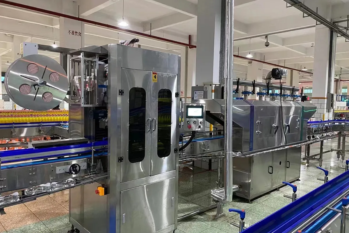 Automatic labeling machine
