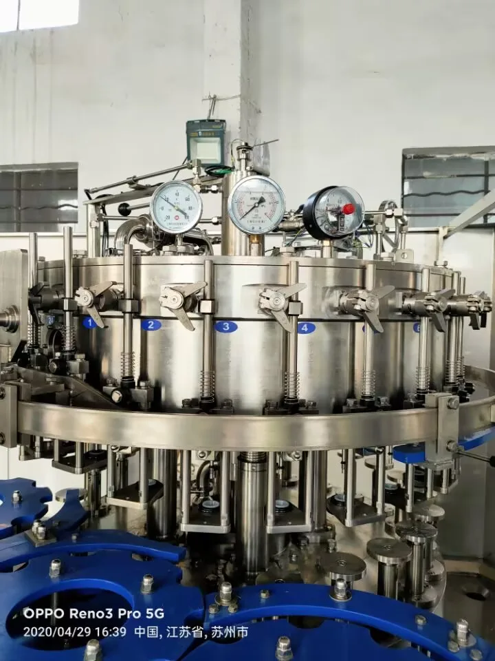 Machine d'embouteillage d'eau minérale gazeuse 3000 en 3 à prix d'usine 1BPH / Équipement de remplissage de boissons gazeuses / Machine de remplissage de bière