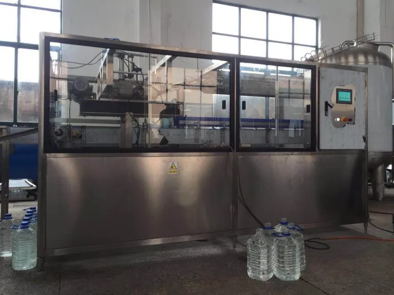 CE approved good feedback automatic 3L 10L plastic edible oil bottle handle inserting machine