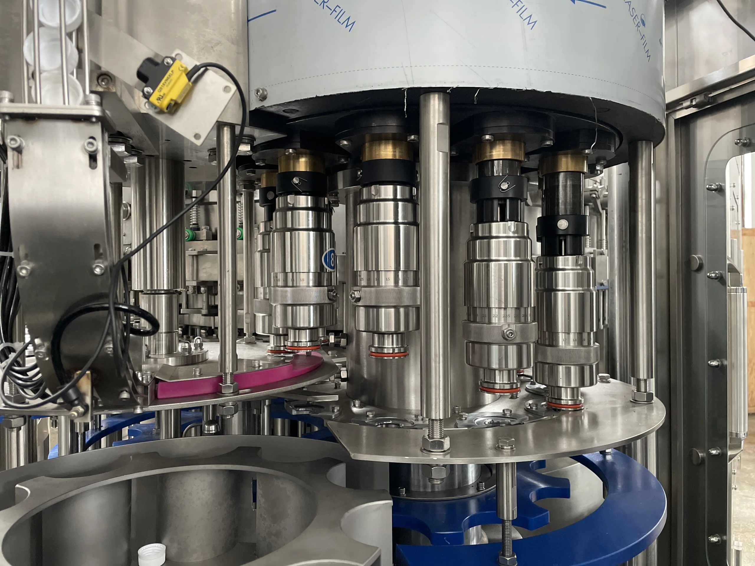 Automatic DXGF 32-32-8 PET/Glass Bottle/Can Carbonated Soft Drinks Whole Production Line A-Z