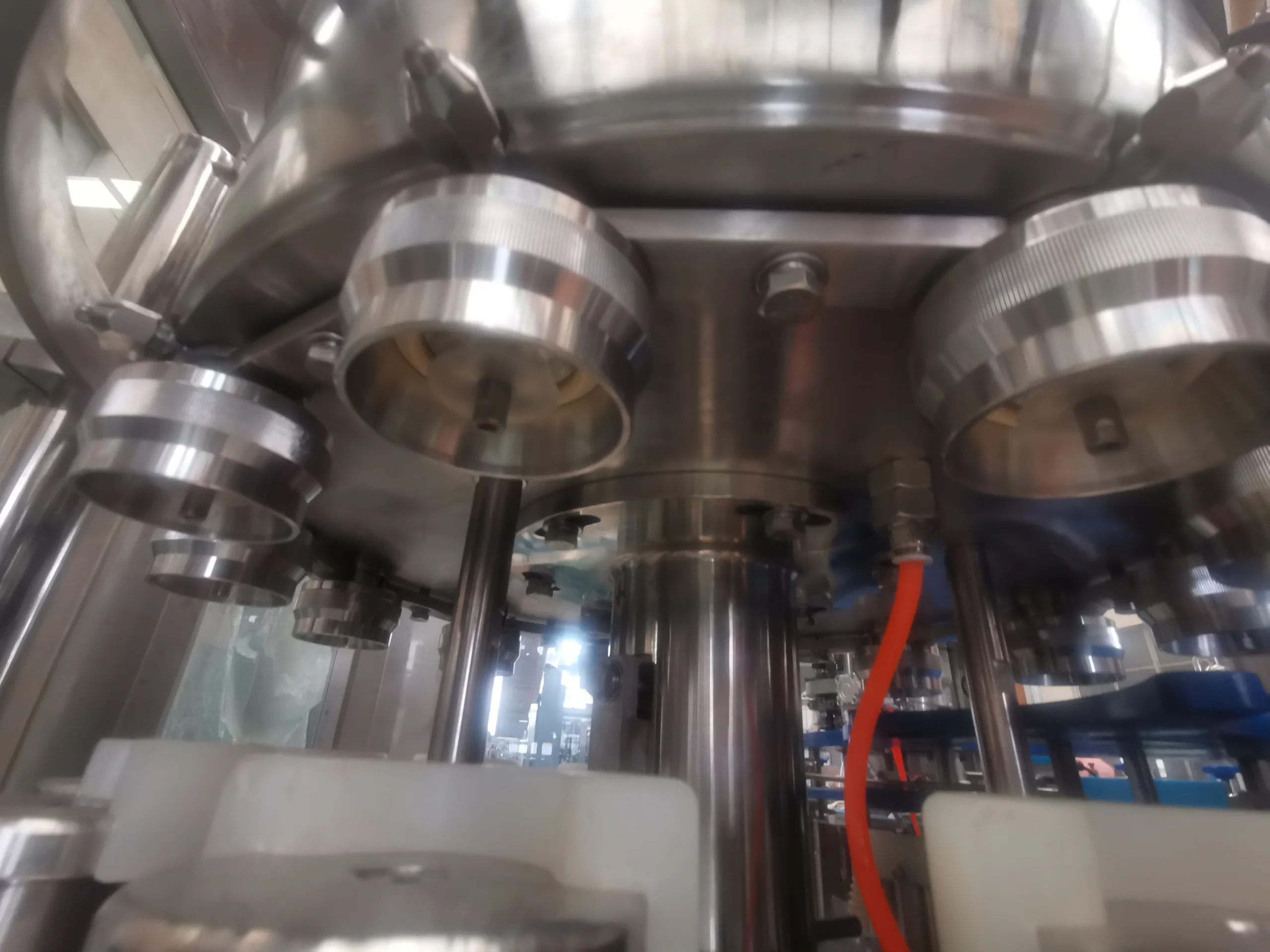 Carbonated Soft Drink Can Filiing Seaming