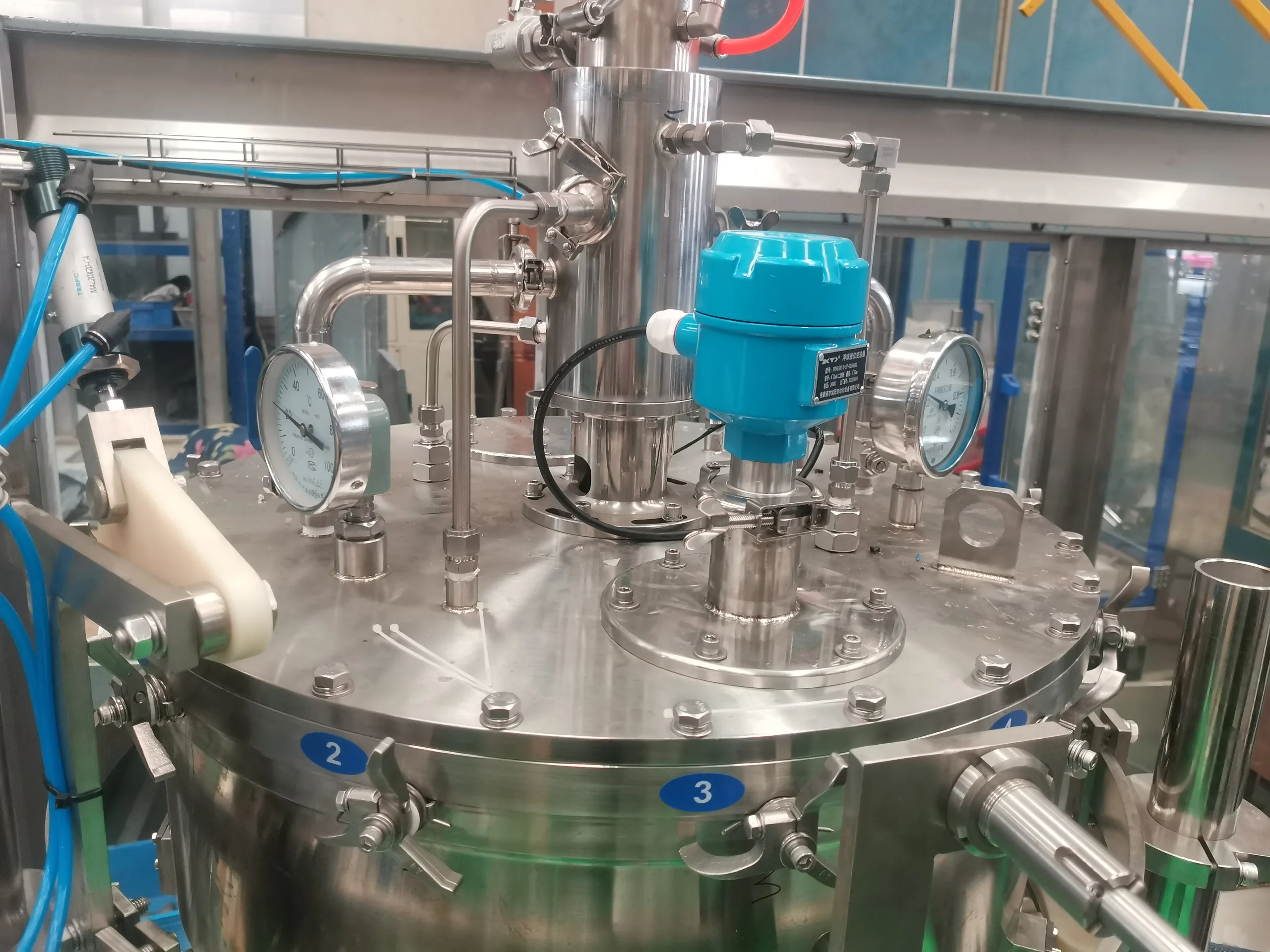 Carbonated Soft Drink Can Filiing Seaming