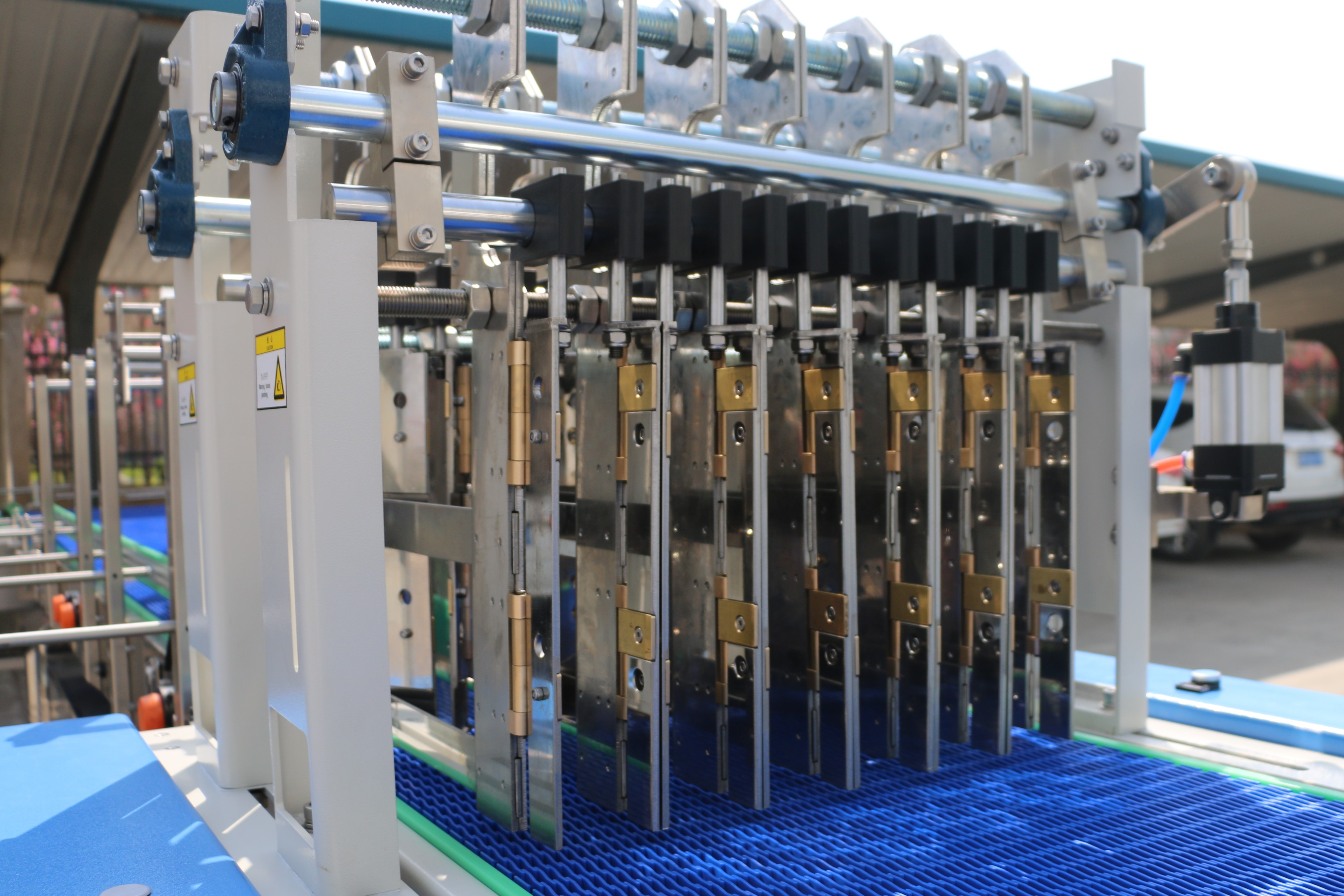 HDPE film L type linear shrink packaging machine 10-15 packages per minute