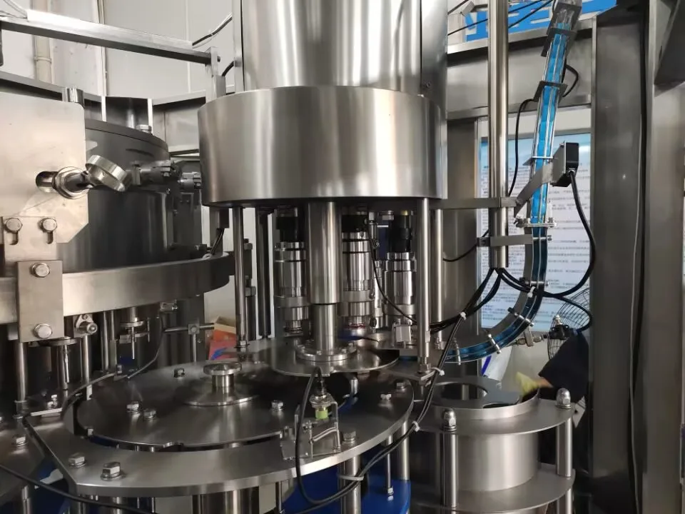 2000BPH PET/Glass Bottle CO2 Carbonated Soft Drinks Water Filling Machine/Machine To Make Carbonated Soft Drinks
