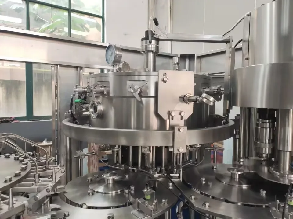 2000BPH PET/Glass Bottle CO2 Carbonated Soft Drinks Water Filling Machine/Machine To Make Carbonated Soft Drinks