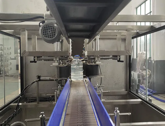 Manufacturing Machines Automatic 5L Pet Plastic Bottle Handle Ring Lifting Insert Machinery From China