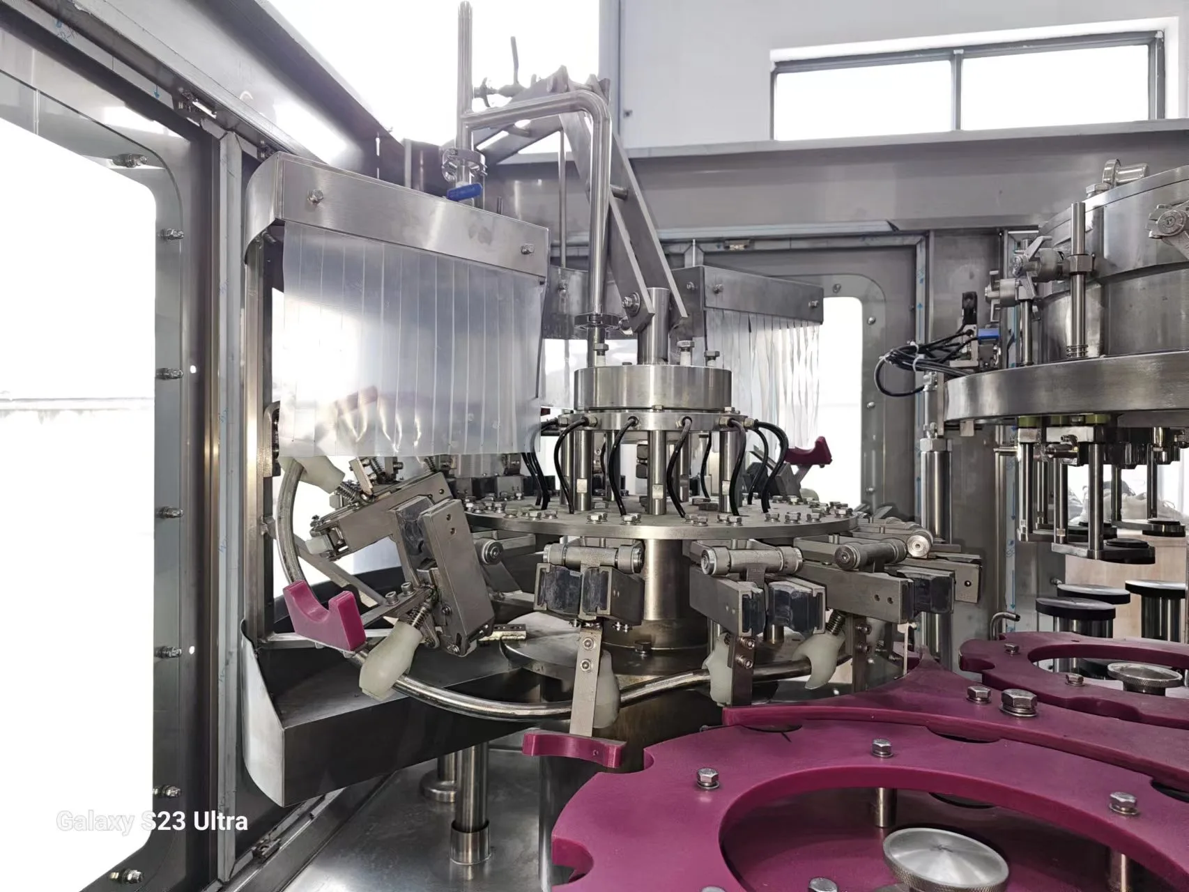 DXGF8-8-3 PET/Glass Bottle Carbonated Soft Drinks Beer Filling Machine/Machine To Make Carbonated Soft Drinks