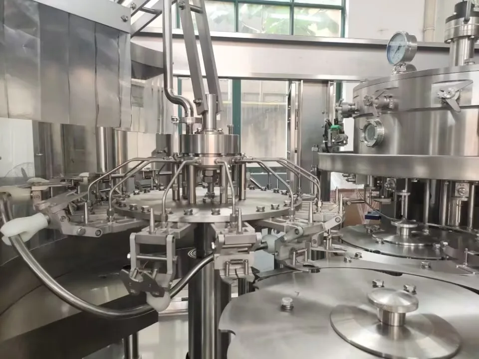 2000BPH PET/Glass Bottle CO2 Carbonated Soft Drinks Water Filling Machine/Machine To Make Carbonated Soft Drinks