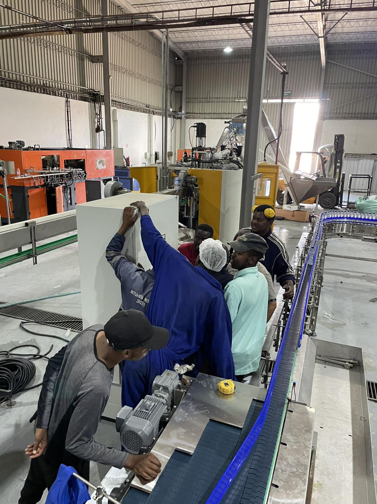 Ligne de remplissage et de scellage de lait en aluminium 2022 Zimbabwe 6000BPH