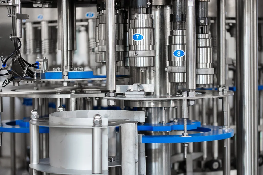 Rotary water filling machine