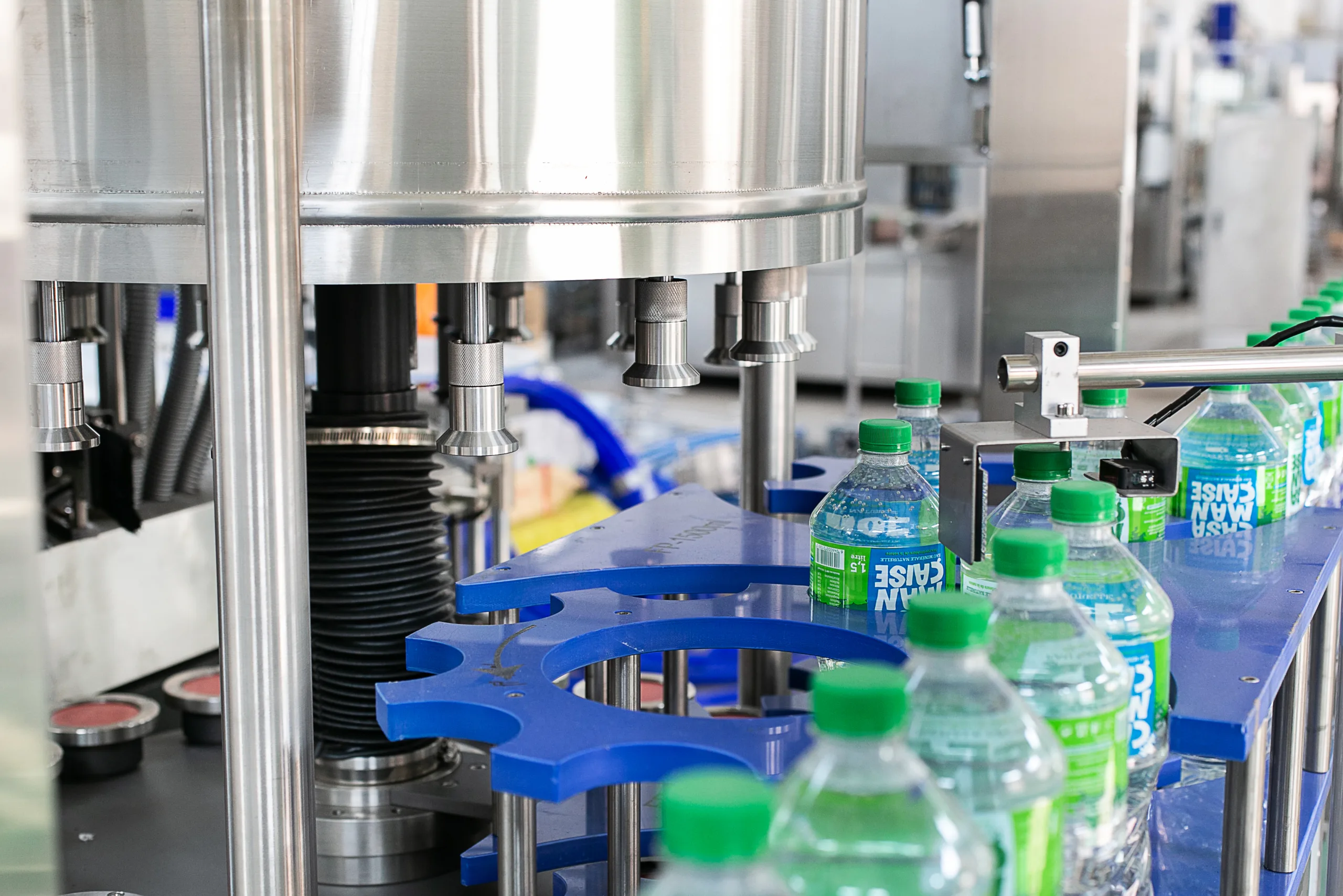 Etiquetadora rotativa OPP para botellas PET