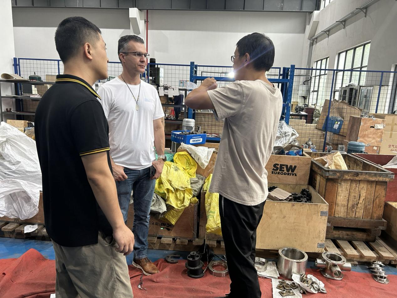 Proyecto de línea de llenado de botellas de vidrio de tequila de 8000 BPH en México