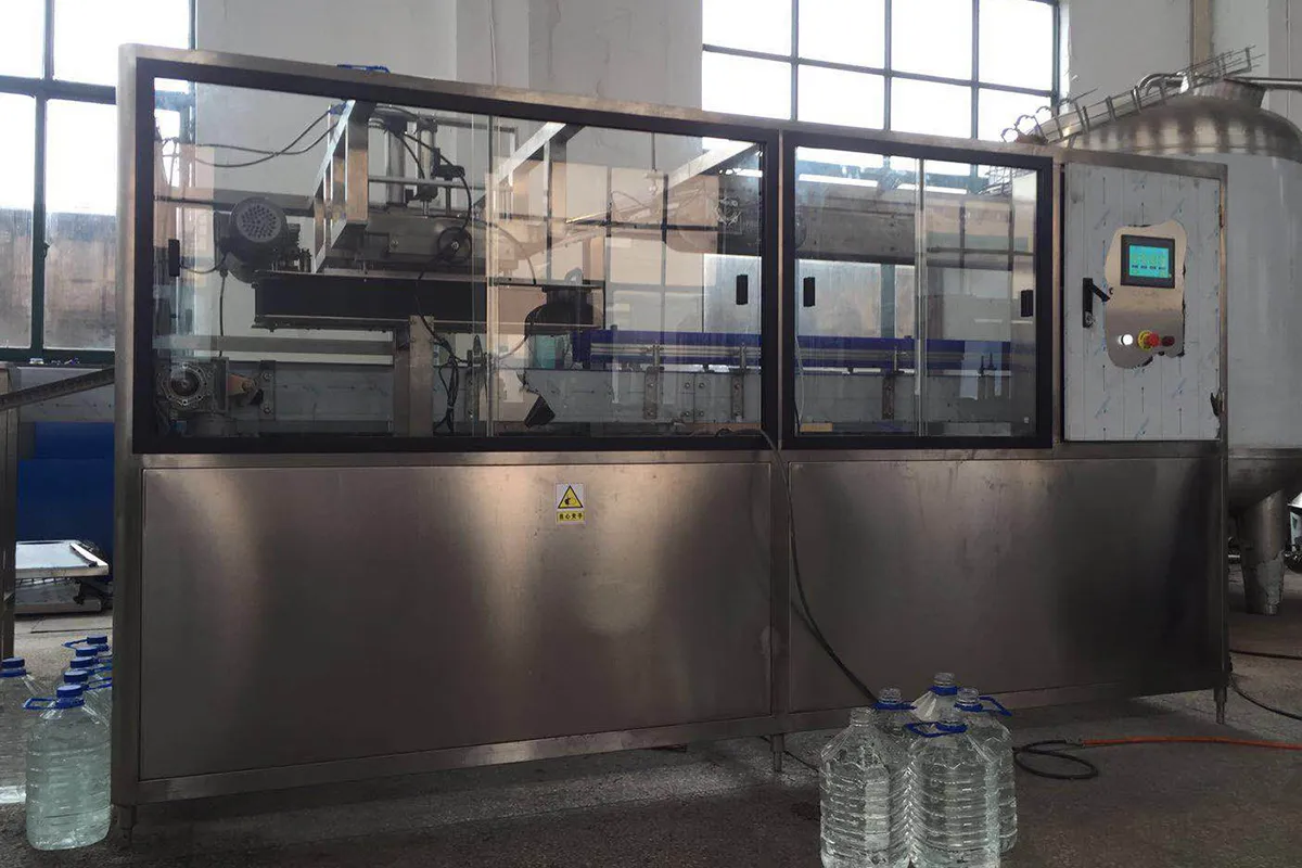 Pet plastic water beverage oil bottle carry handle inserts ring lifting inserting machines